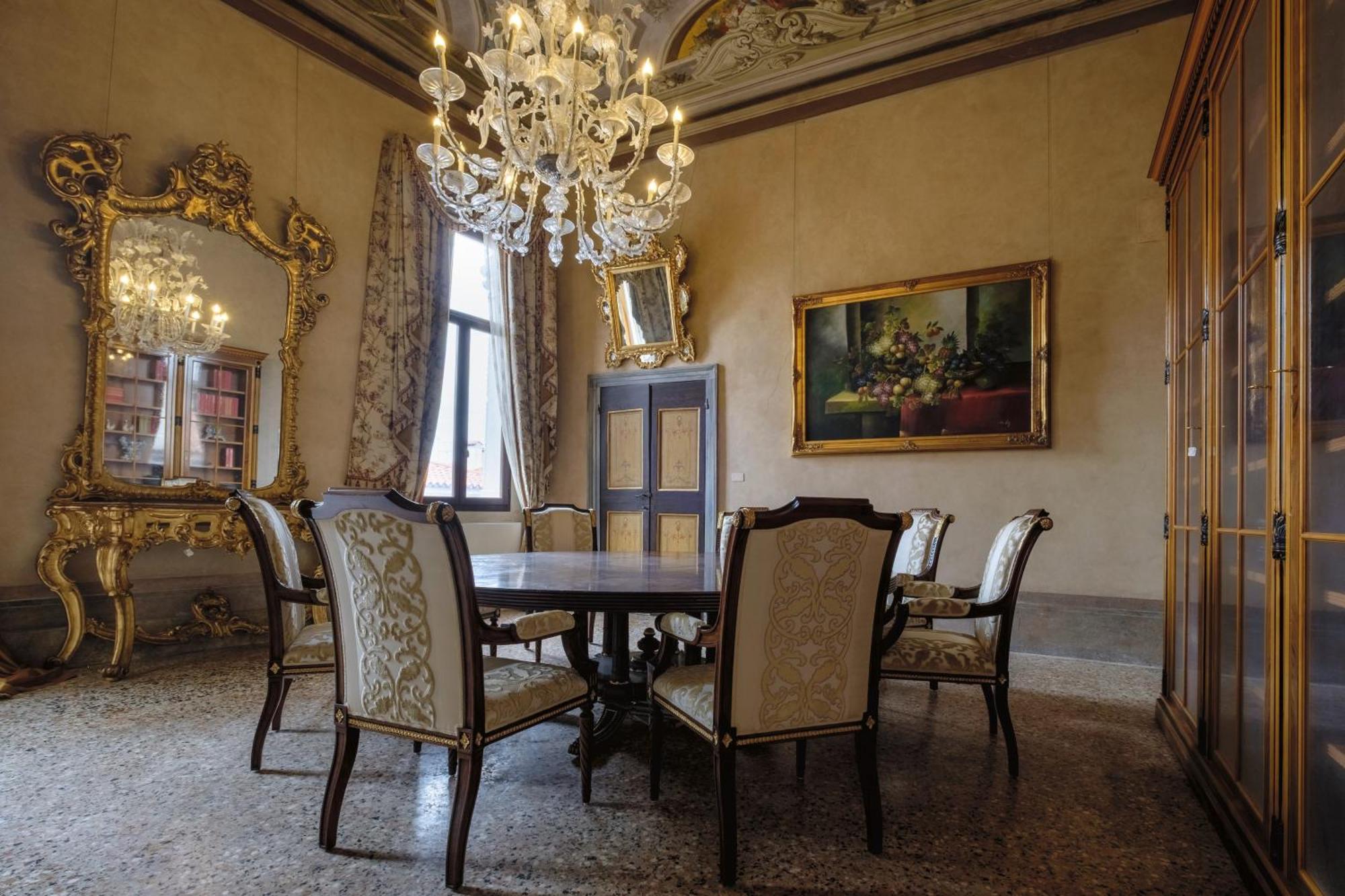 Palazzo Ca' Bernardo By Francesco Molon Gasthuis *