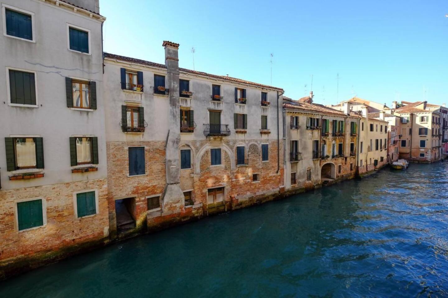 Rio Ca Foscari A San Pantalon Venetië