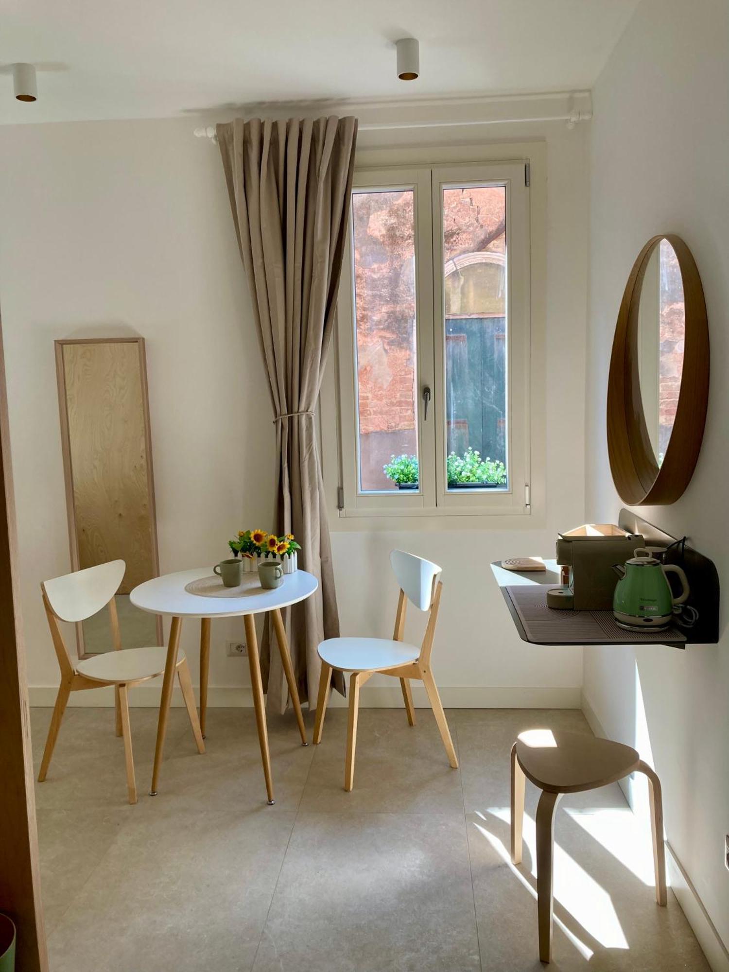 Hinc Domus - Residenza Da Qui New Affittacamere