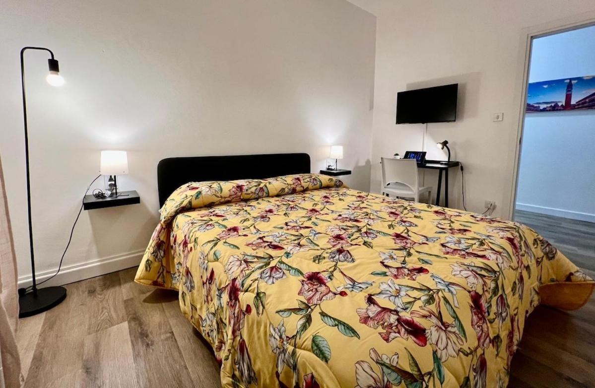 Gabriel House - Parking And Station Apartment