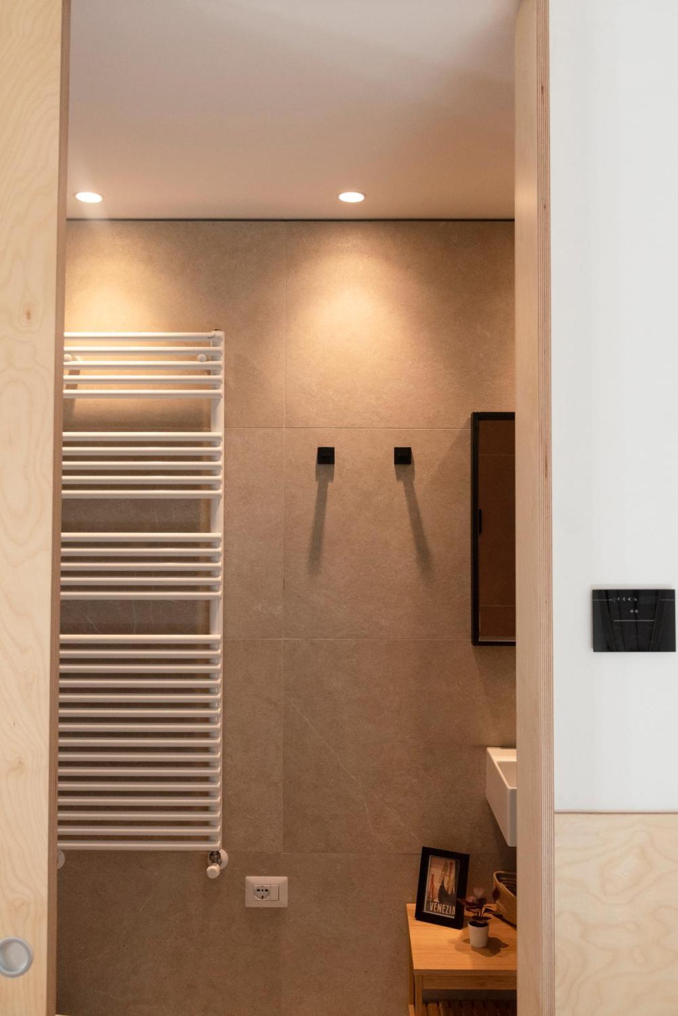 Affittacamere Hinc Domus - Residenza Da Qui New *