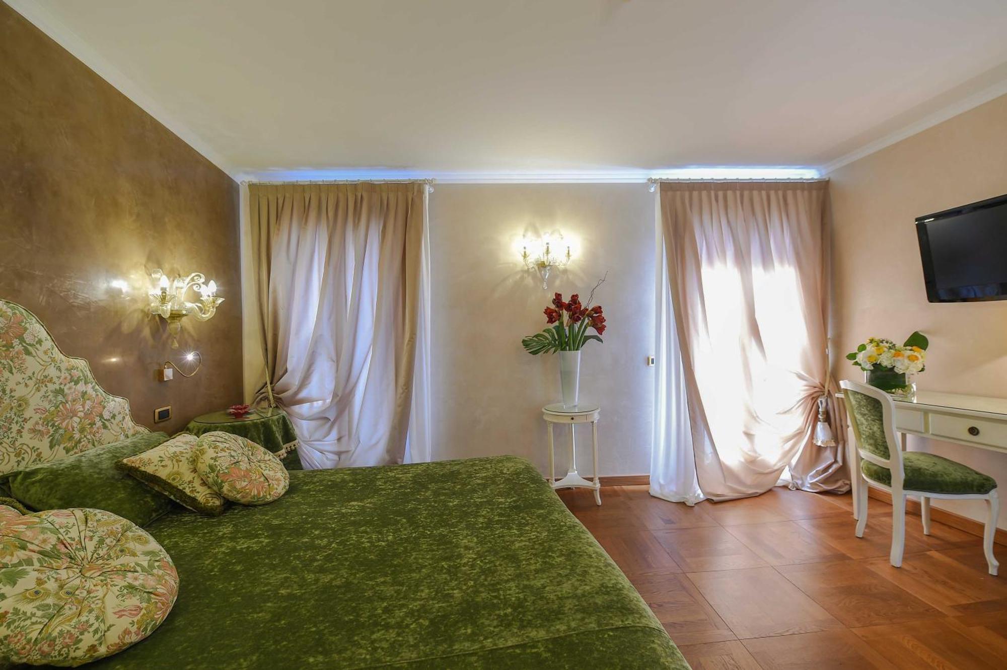 Casa Savoia & Casa Jolanda *
