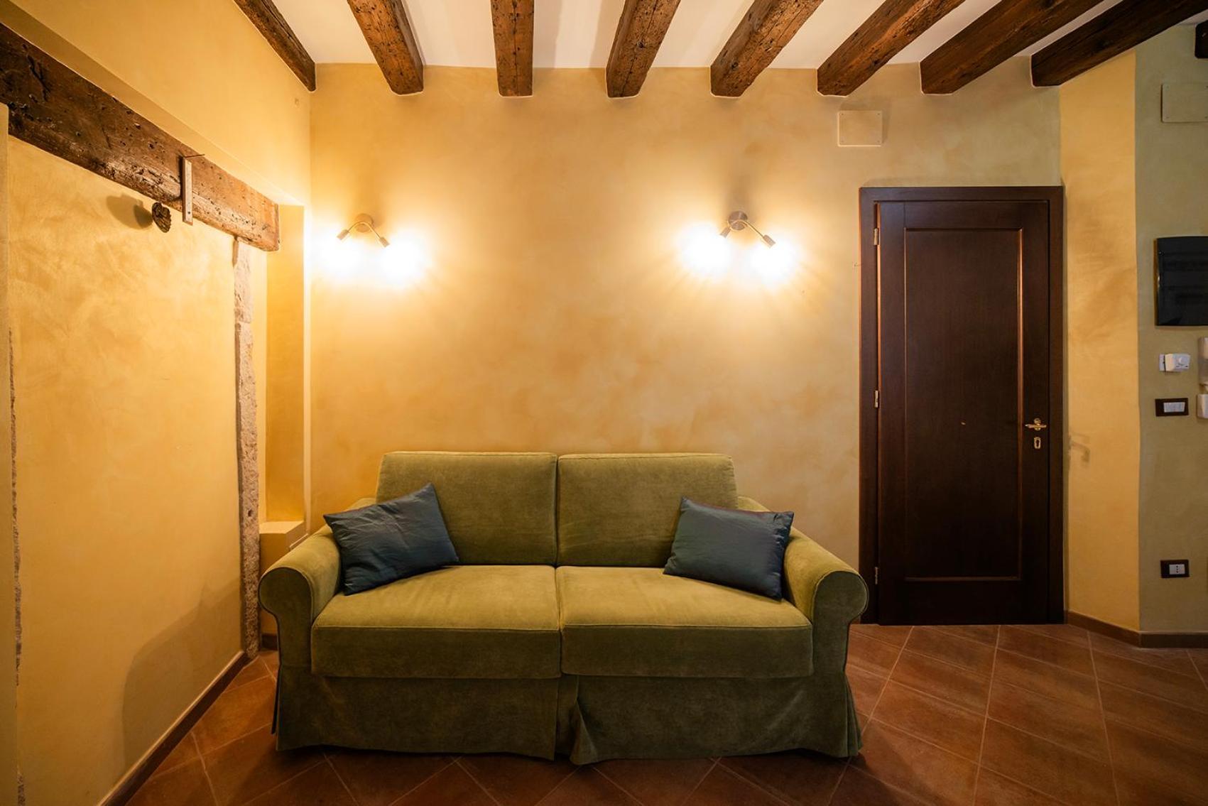 Secret Garden - Comfortable And Venise