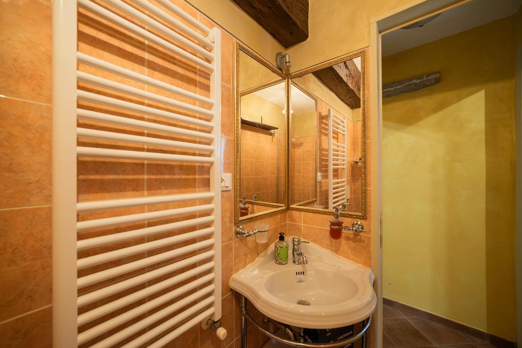 Secret Garden - Comfortable And Appartement