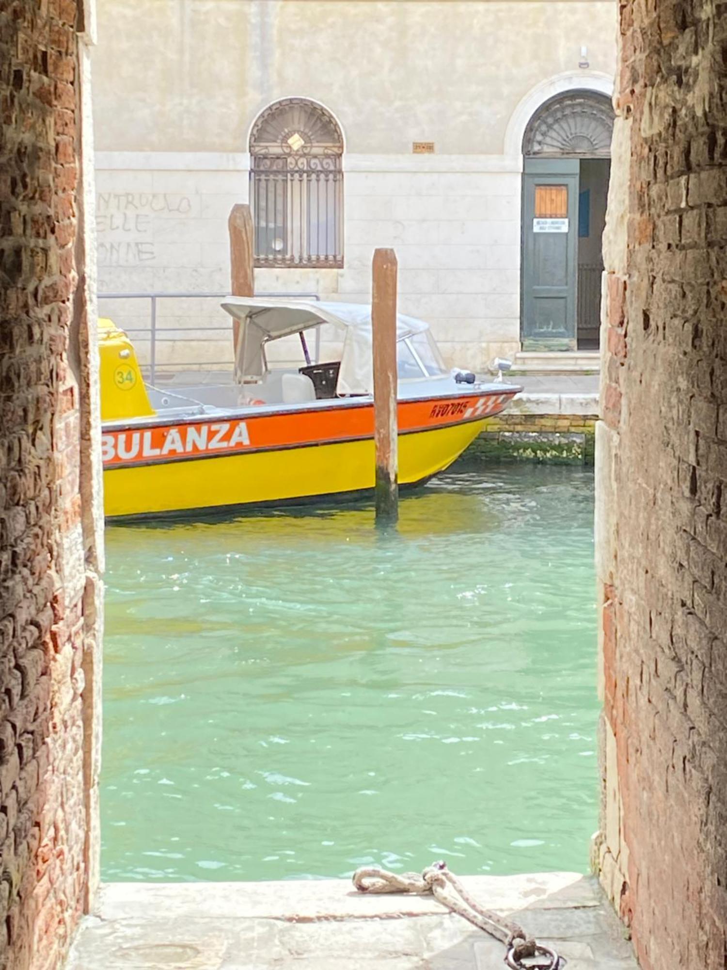 Residenza Stardust With Canal View Apartment Venice