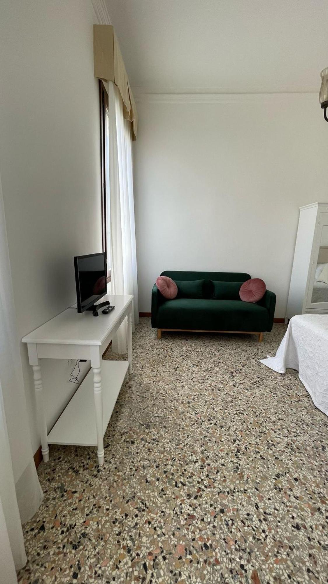 Residenza Stardust With Canal View Venetië