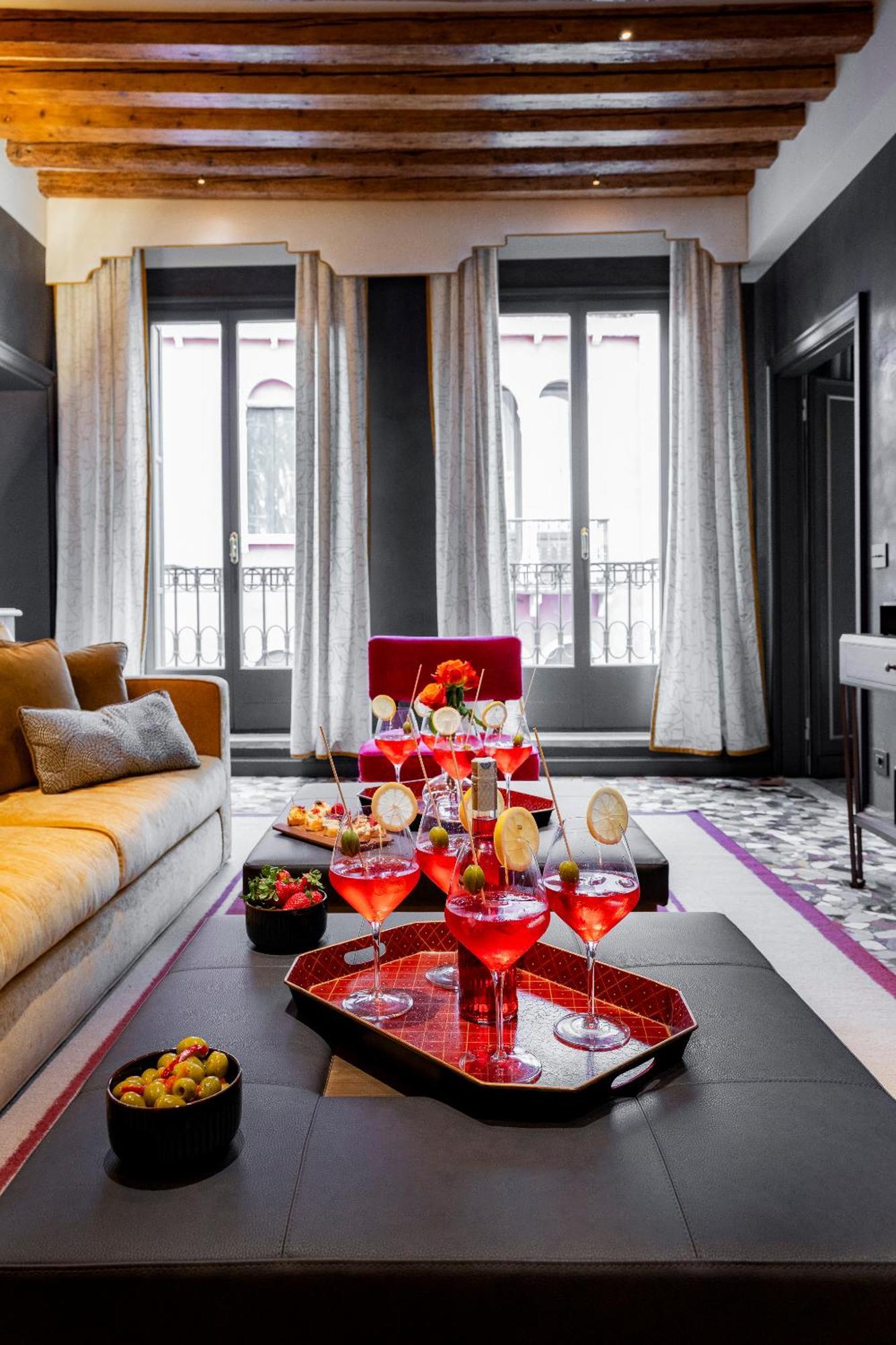 La Dimora Di Lady J Amazing Brandnew With 6 Luxury Bedrooms! Venise