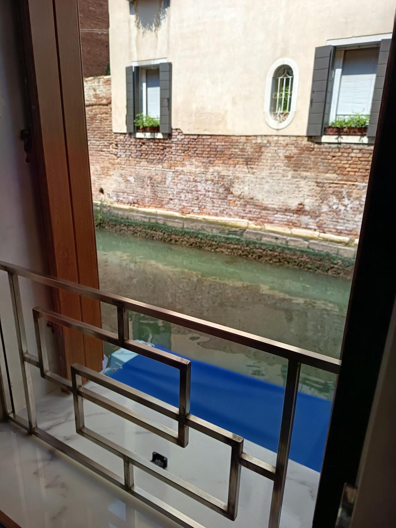 Ca Lucia Canal View Venedig