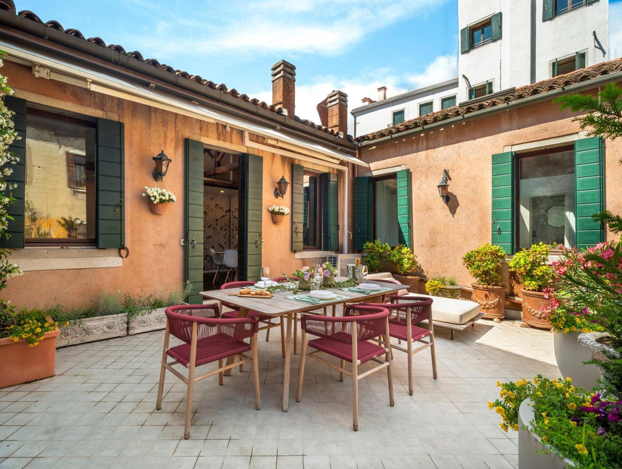 Apartment San Barnaba Palace R&r *