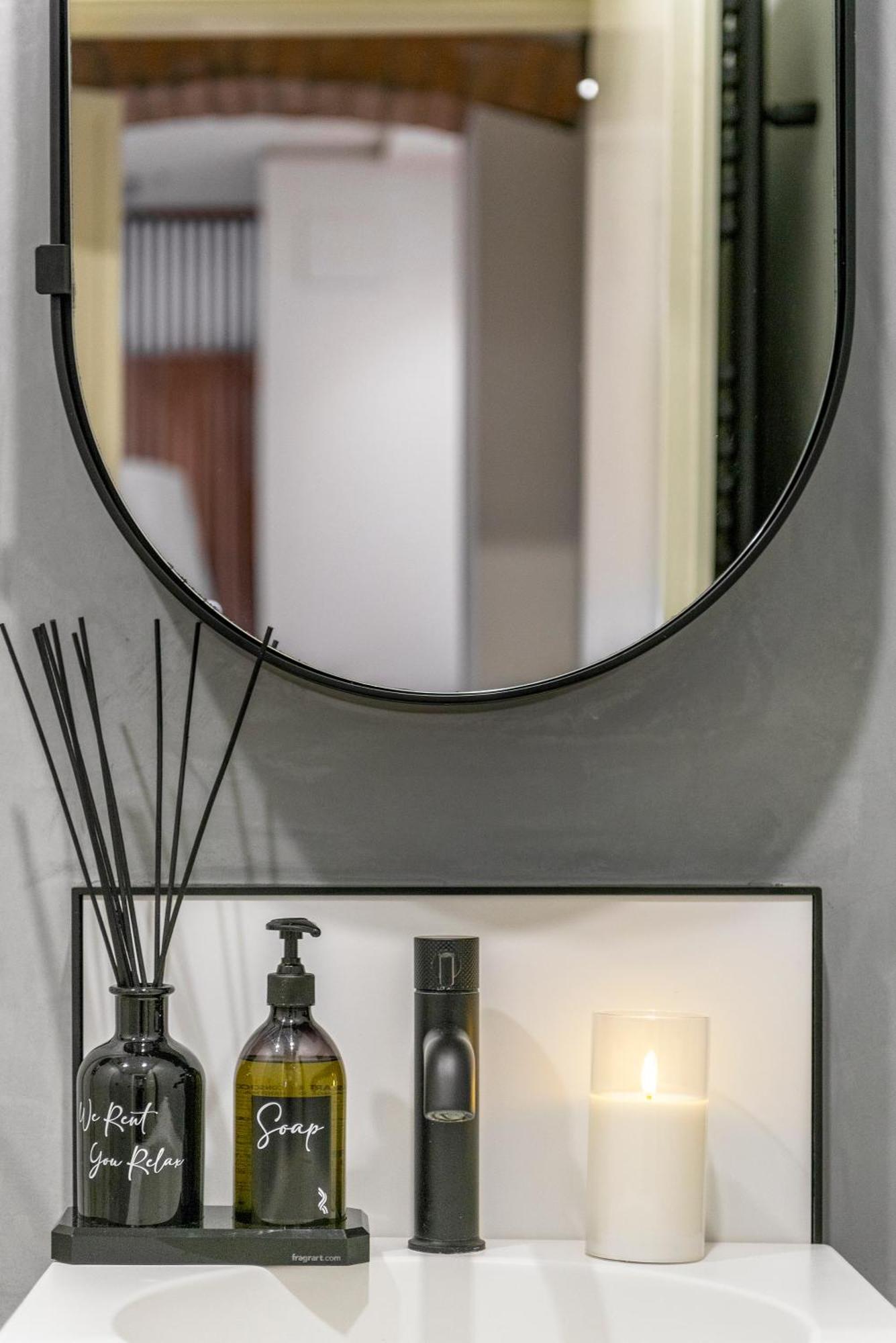 Apartment San Barnaba Palace R&r *