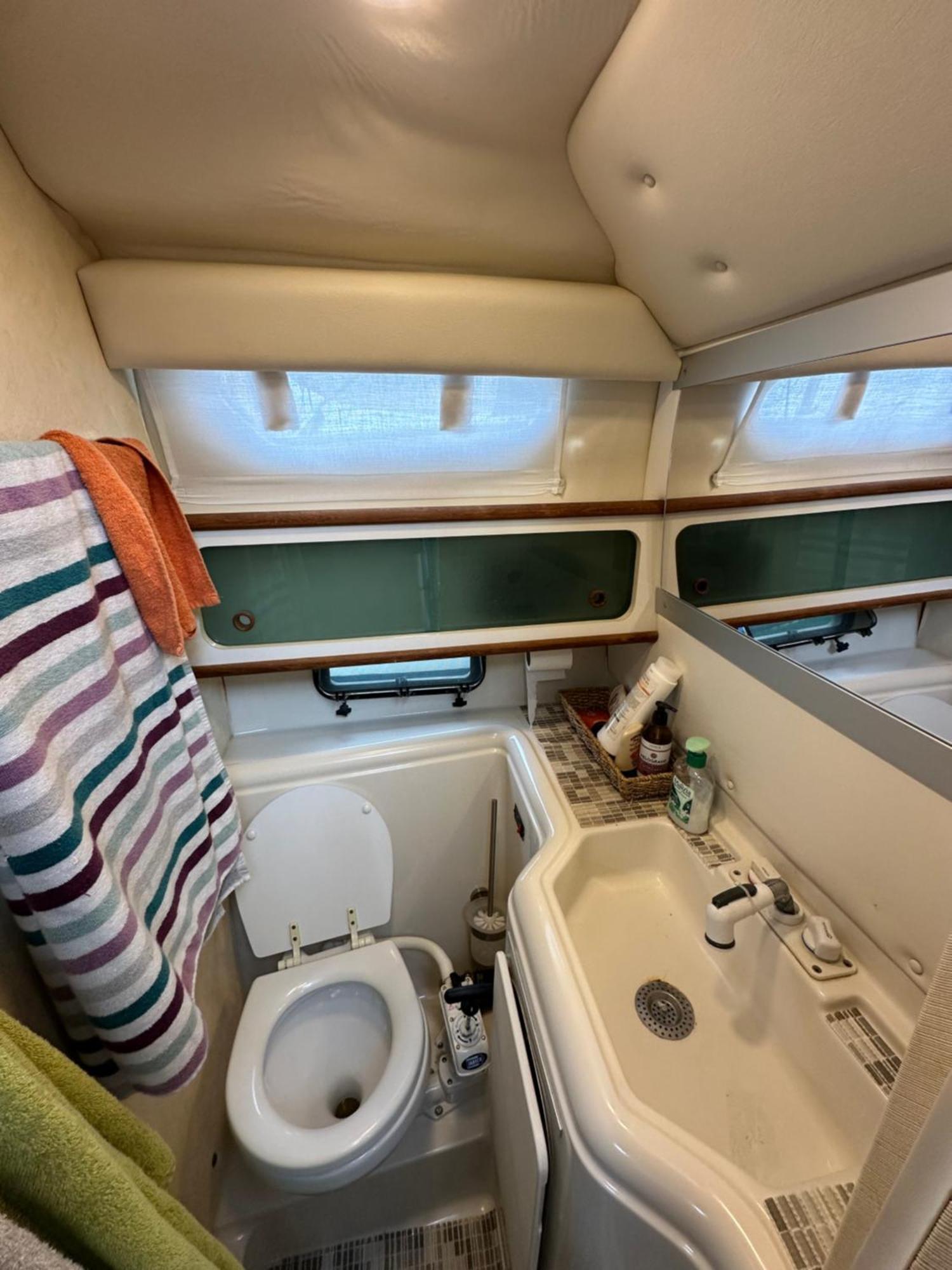 The Boat Experience Galleggiante In Barca Botel *