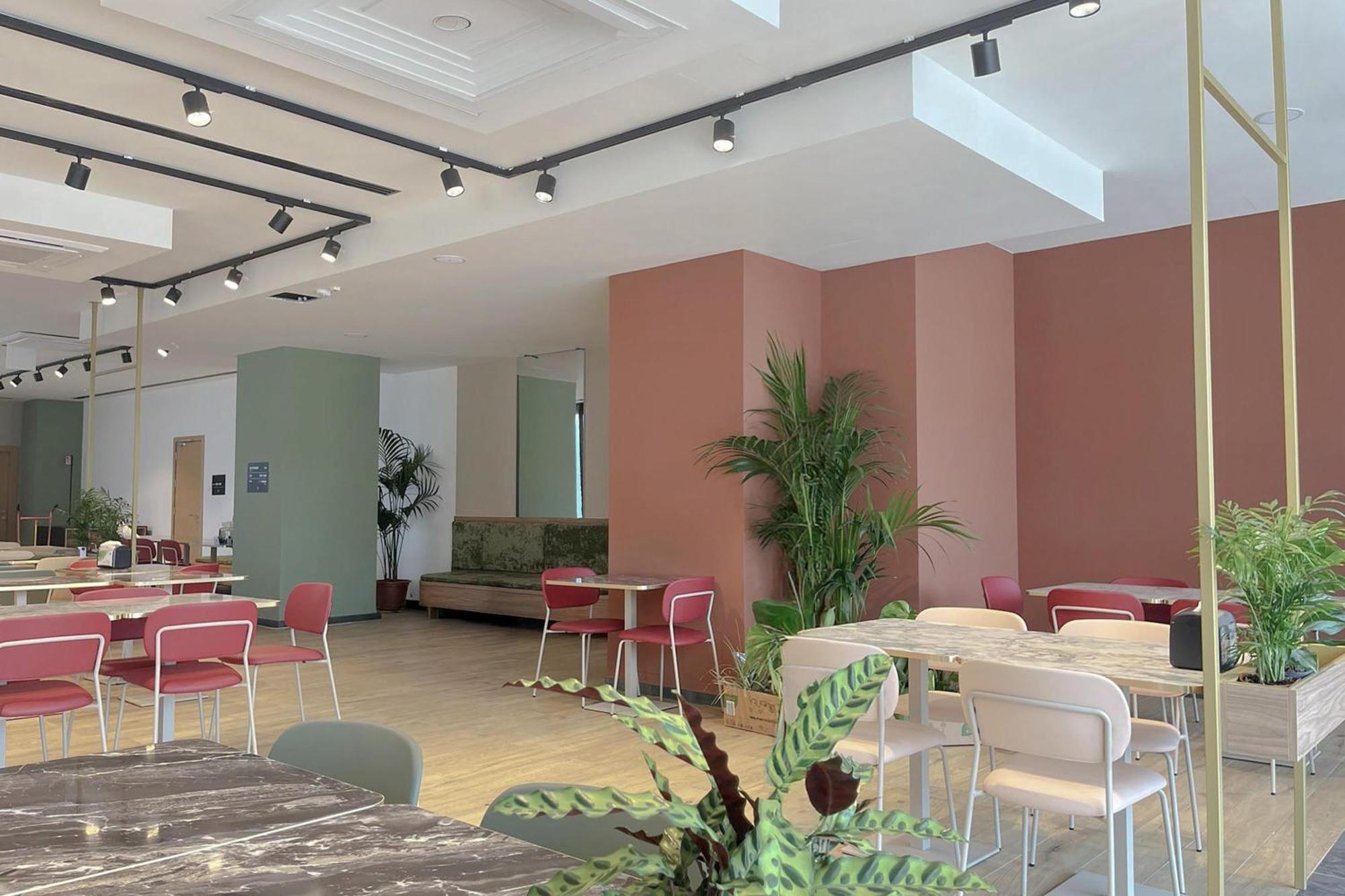 Laguna Hotel 3*