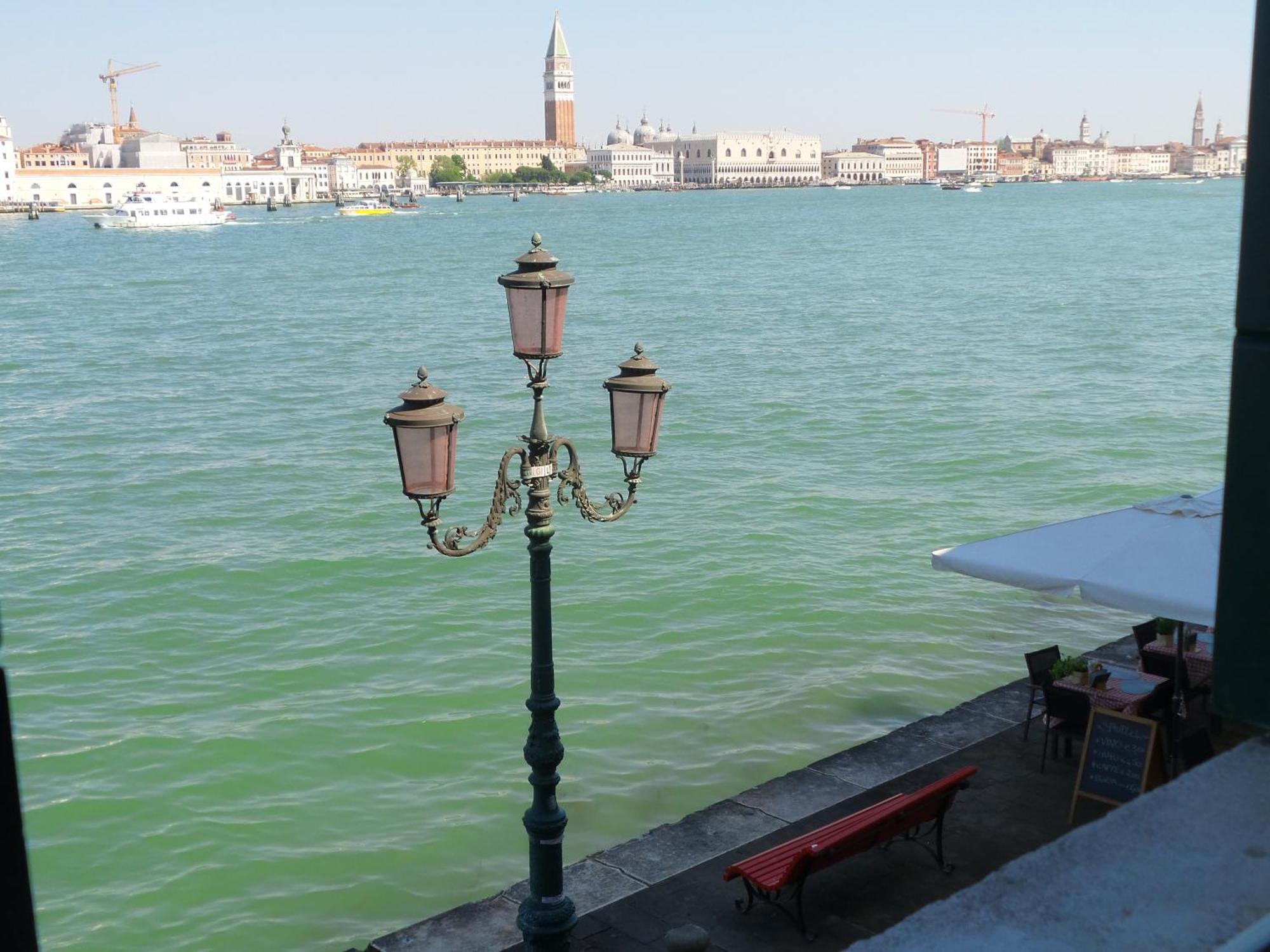 3 Windows On St - Waterfront Apartment Venedig