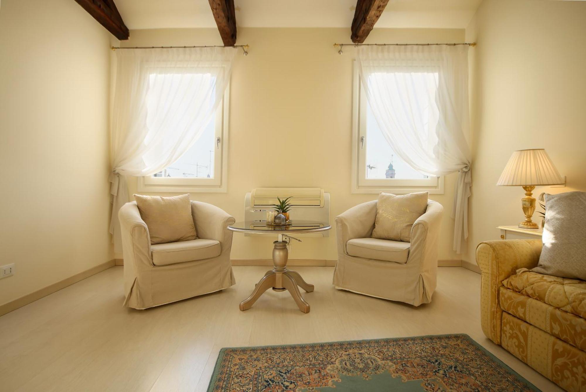 Apartment House 5286 Venice