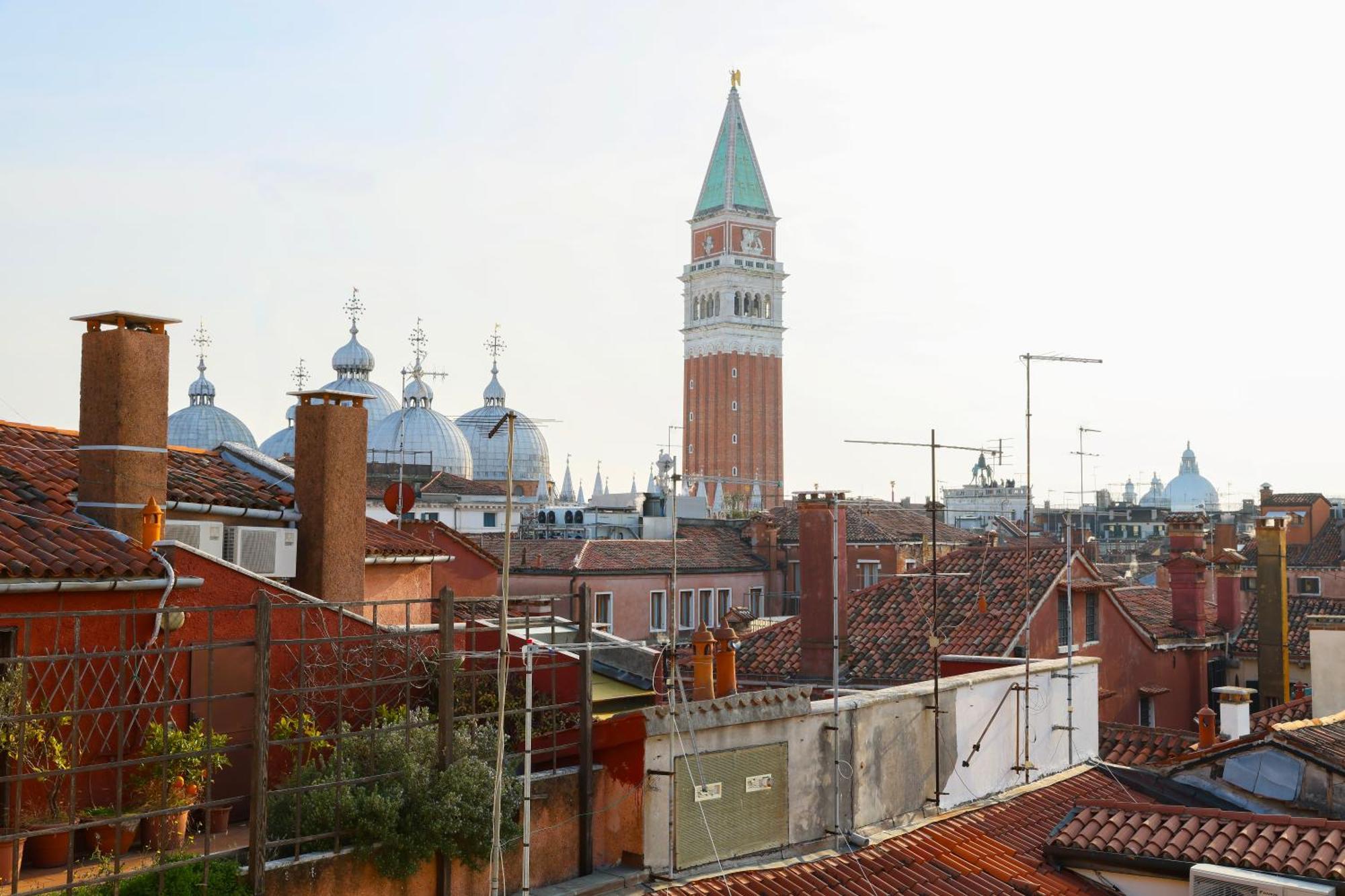 House 5286 * Venice