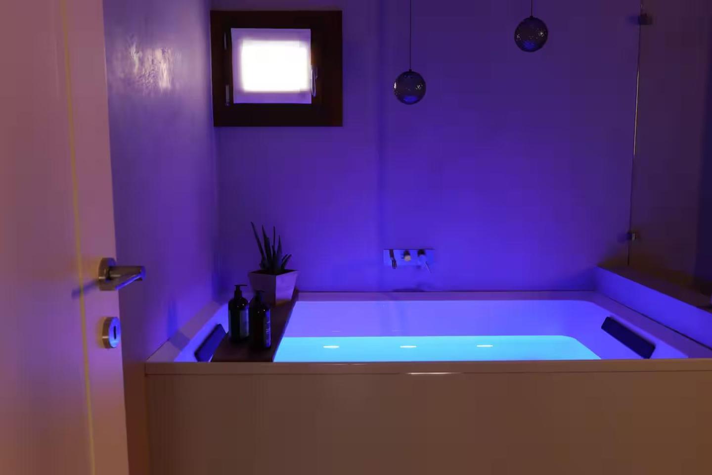 Luxury - Private Jacuzzi And Design