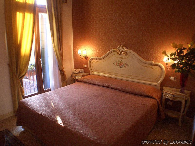 Apostoli Palace Couette-café 3*