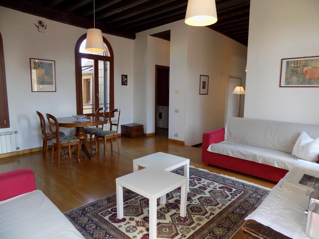 San Trovaso Apartment