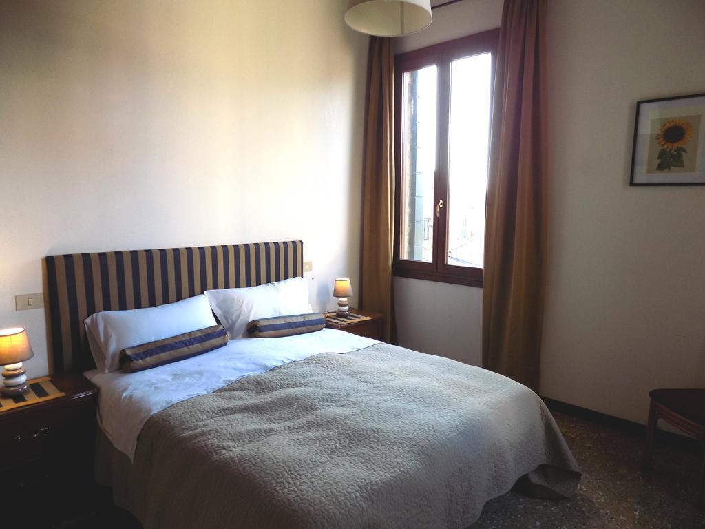 San Trovaso Apartment Venedig
