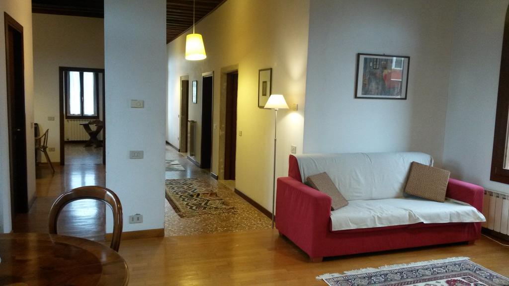 San Trovaso Apartment Venedig
