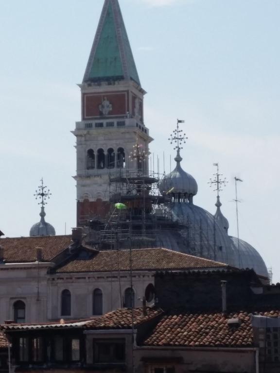 Elegant Terrace Near Piazza San Marco Last Floor No Lift Apartment Venedig