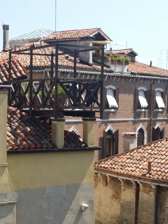 Elegant Terrace Near Piazza San Marco Last Floor No Lift Apartment Venedig