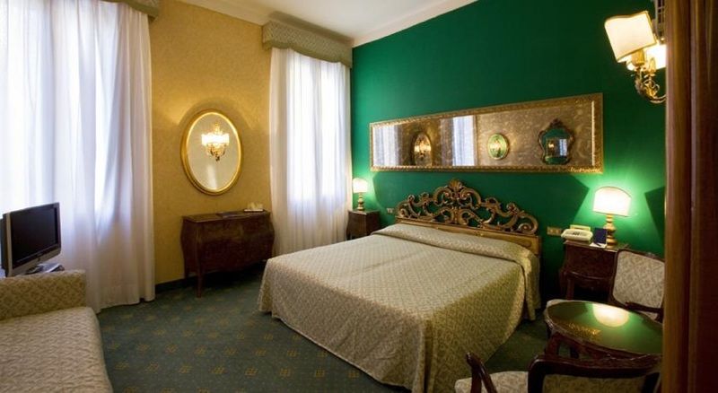 Amadeus Hotel 4*