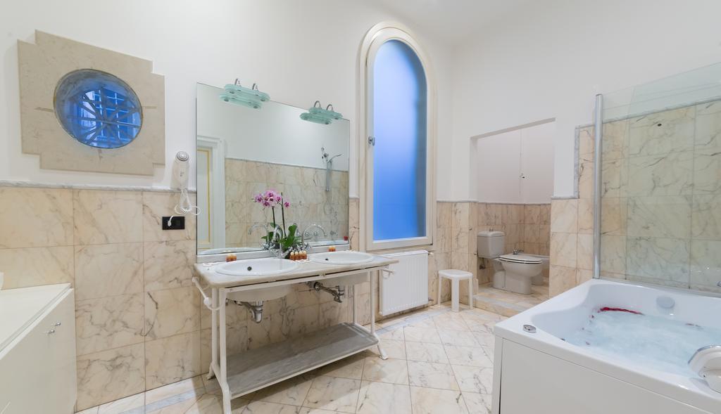 Luxury - Friendly