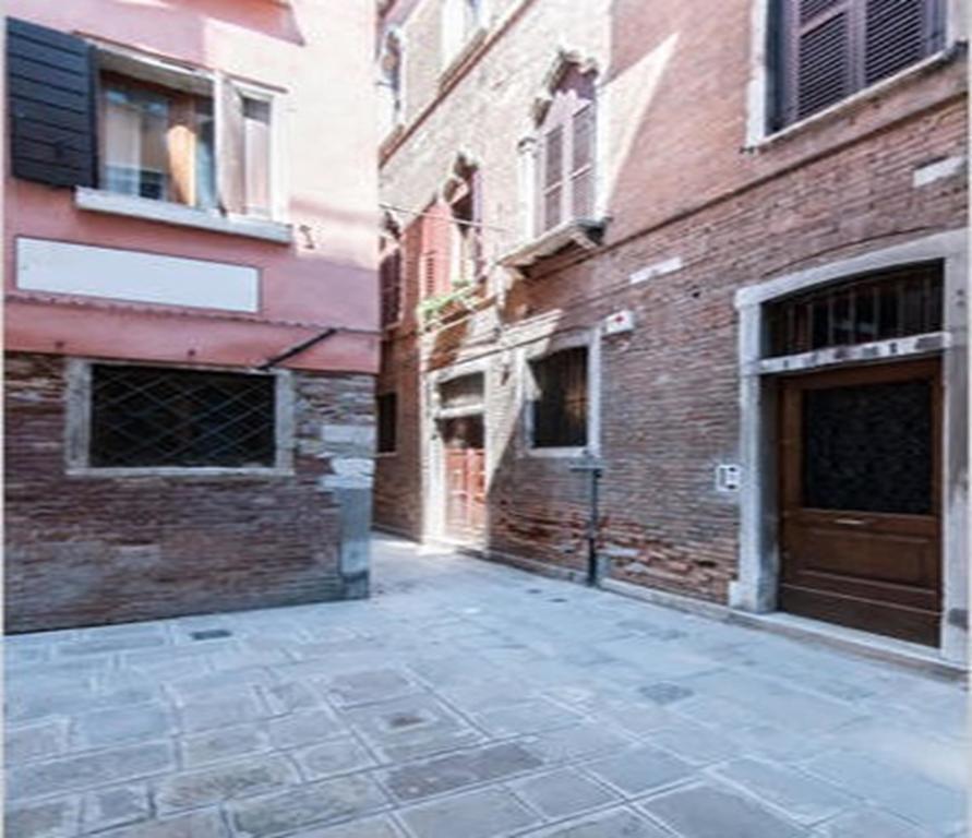 Apartment Charming Open-space Do Torri Venice