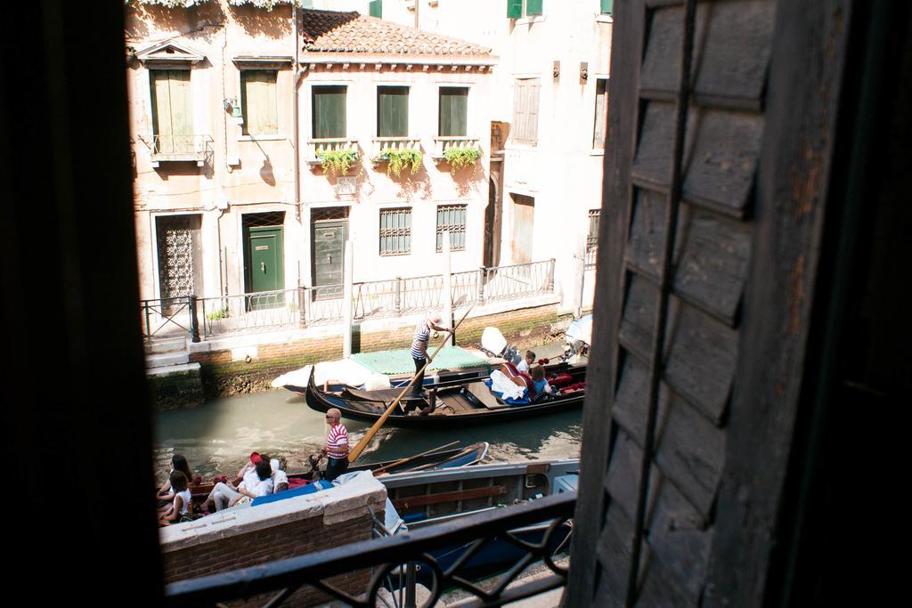 Bed & Breakfast San Firmino Canal View Venice