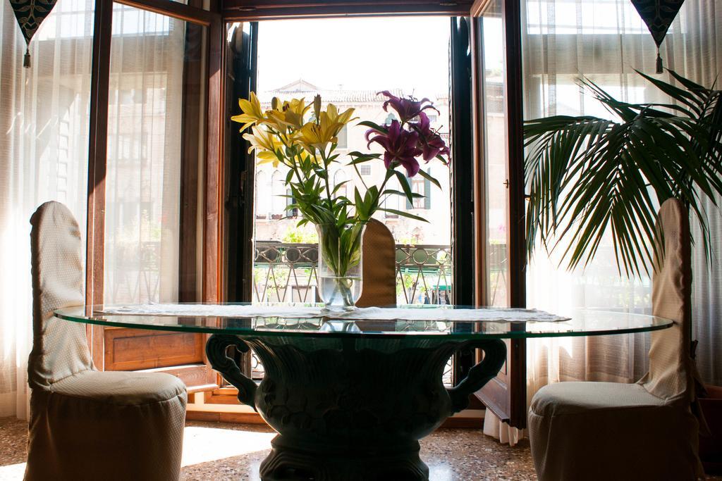 Bed & Breakfast San Firmino Canal View Venice