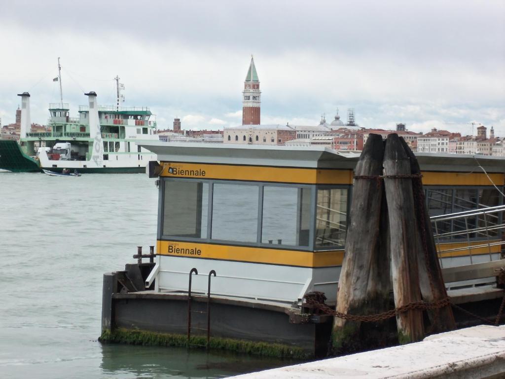 Bed & Breakfast Biennale Venice