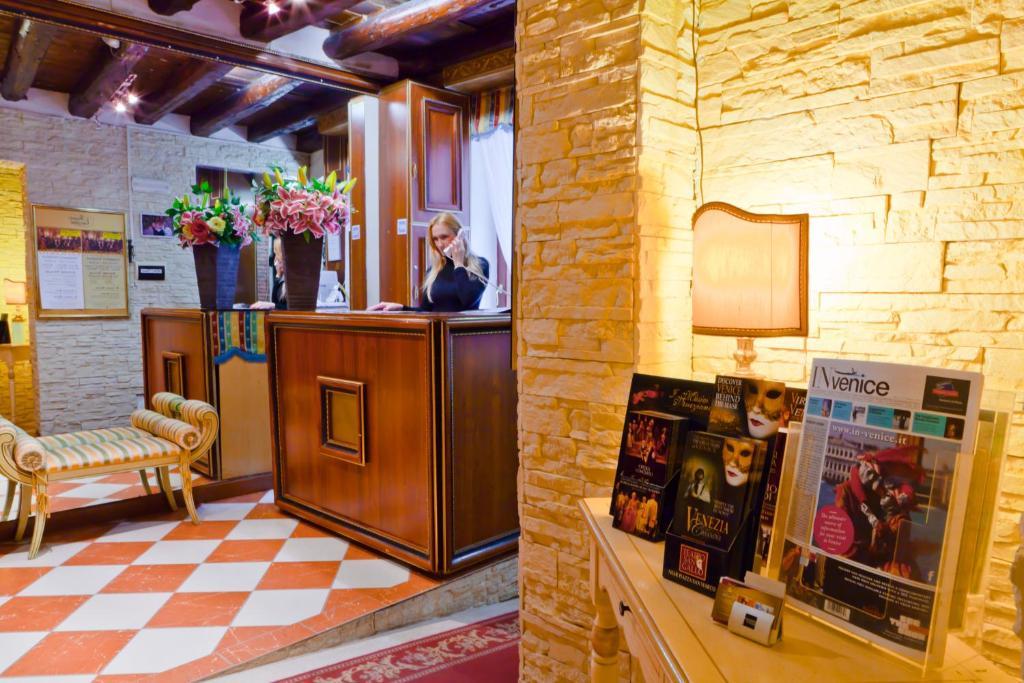 Hotel Henry 2*