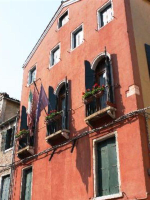 Couette-café Apostoli Palace