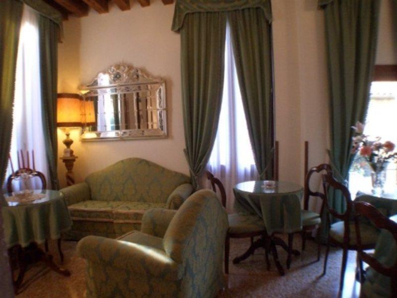 Couette-café Apostoli Palace Venise