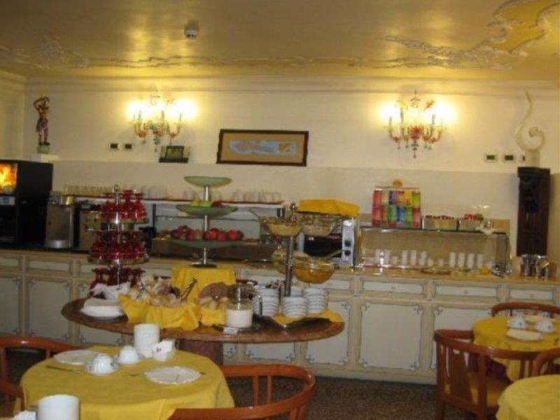 Hotel San Moise