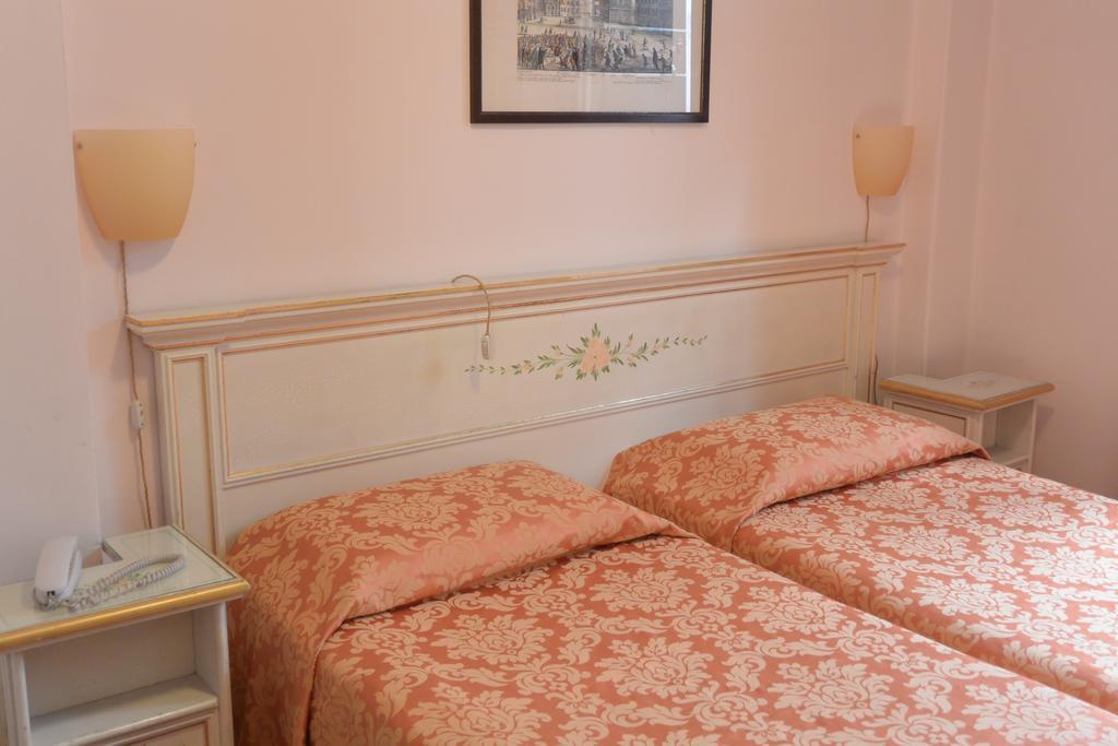 Hotel Ambassador Tre Rose Venise