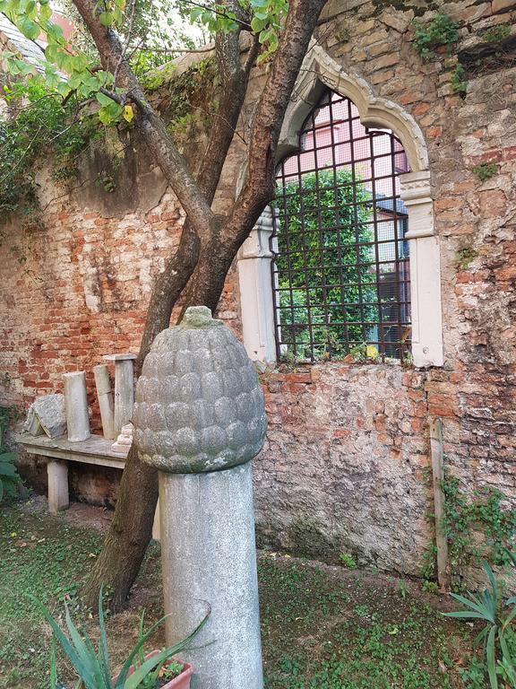 Garden Ca' Rezzonico Venise