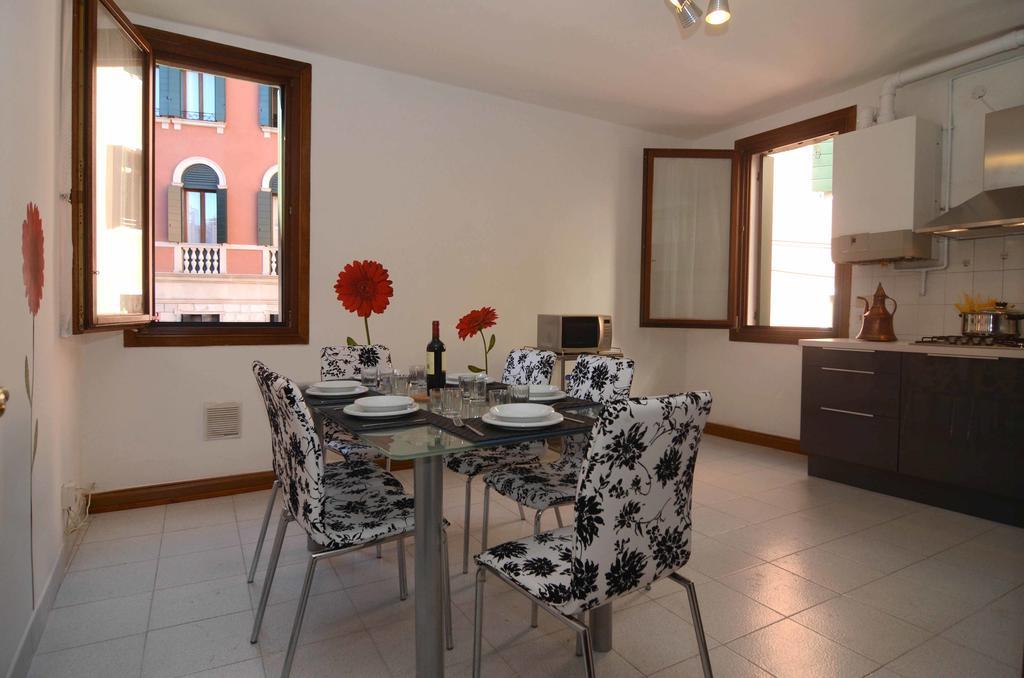 Speon Canal Views Wifi Appartement