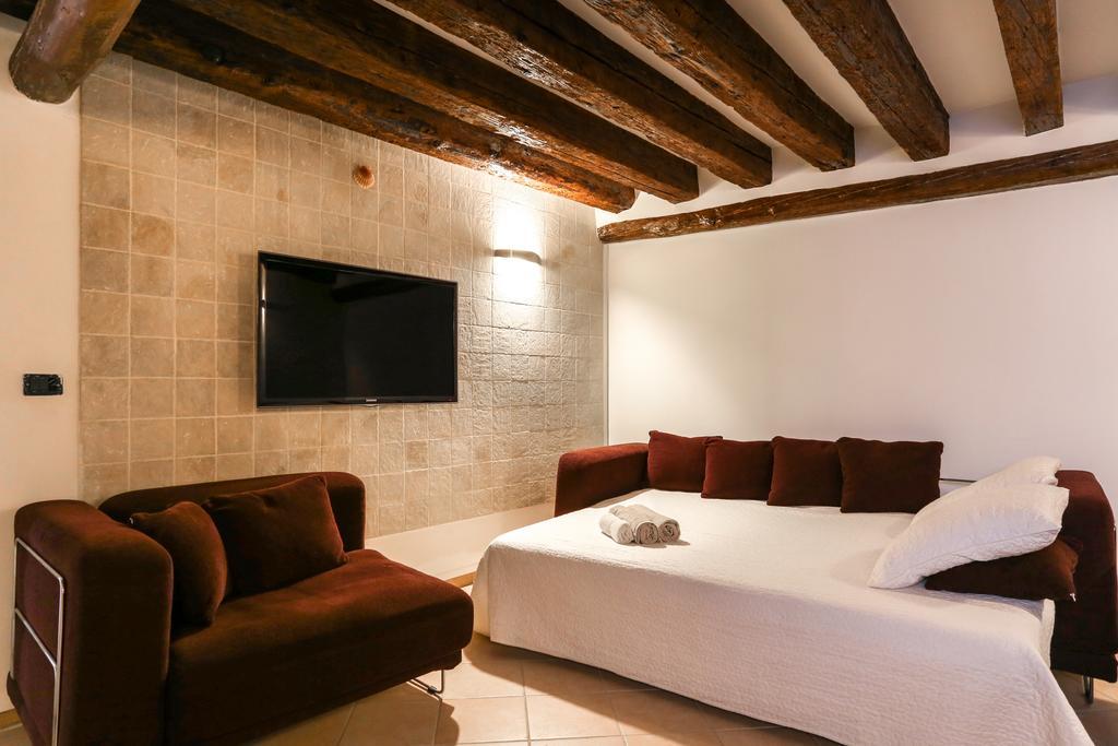 Metropole House