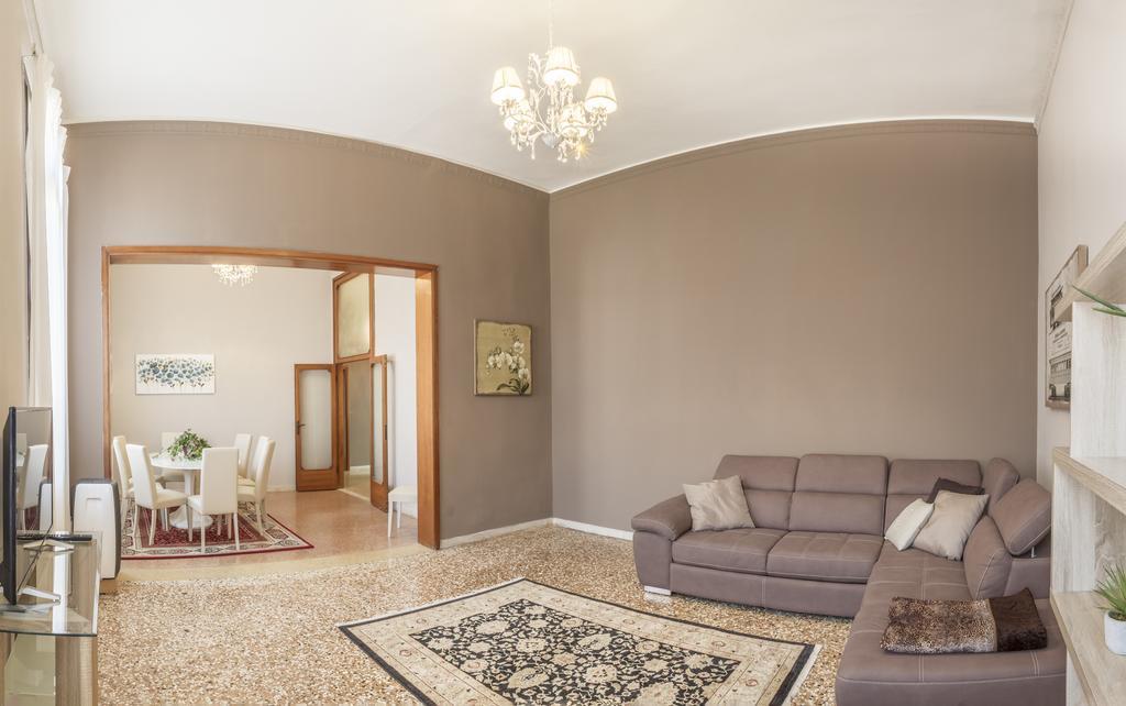 Grand Canal Palace With Lift Appartement *