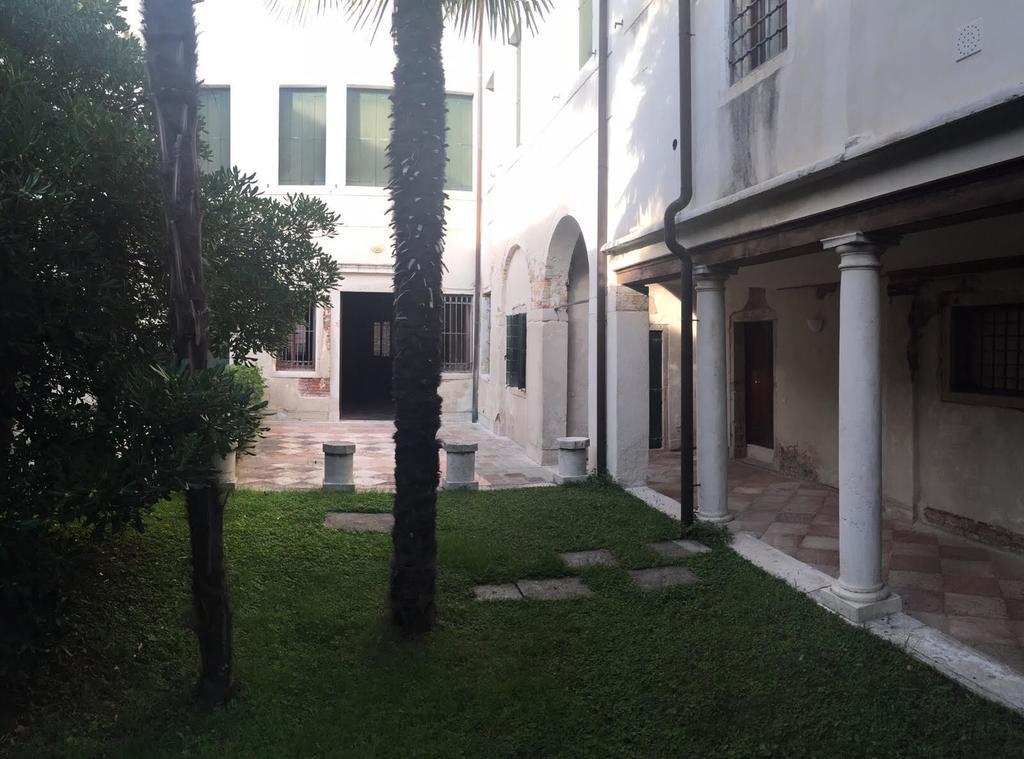 In A Lovely Garden Biennale Flat Appartamento Venezia