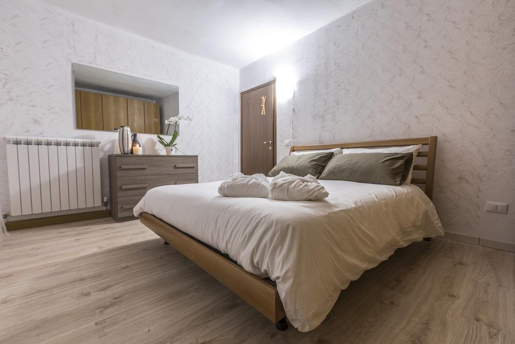Susy Biennale - Canal View And Garden Apartment Venedig