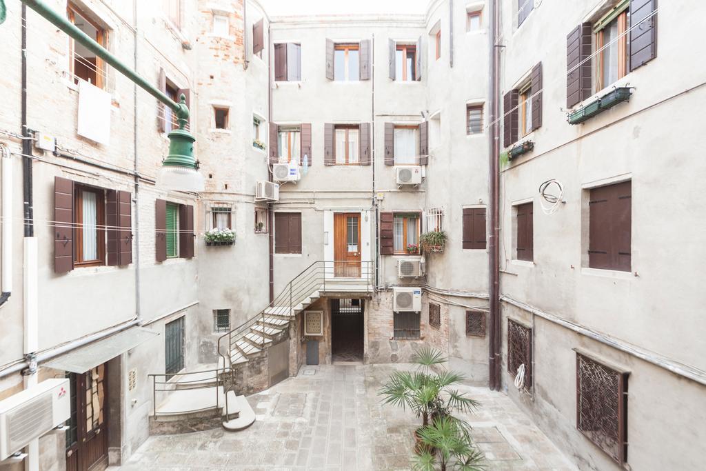 Campiello Chiesa, * Venezia