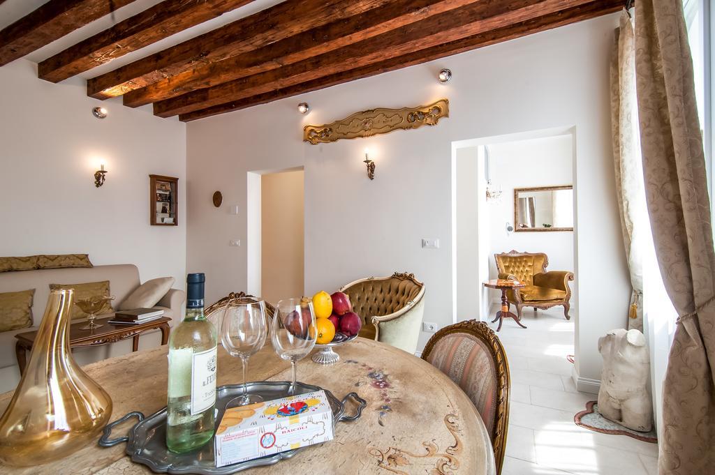 Michelle In Charming Appartement