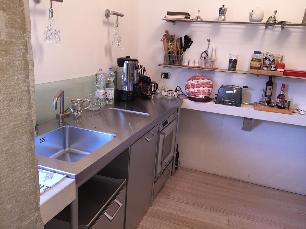Ghetto Modern Apt For 4, *
