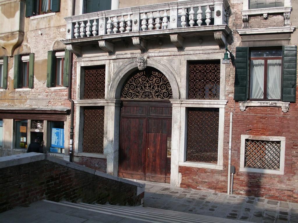 Appartamento Palazzo Foscarini . *