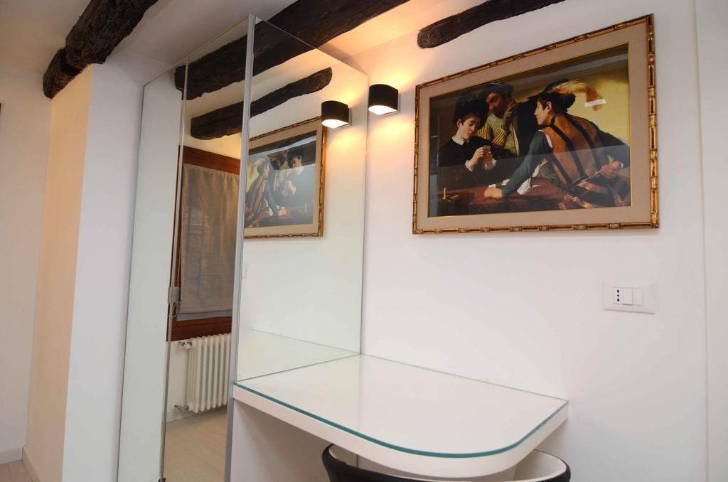 Appartement Mirrors