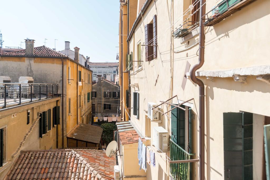 Appartement Ghetto Modern Apt For 4,