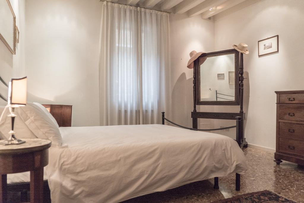 Accademia Terrazza Apartment Venice